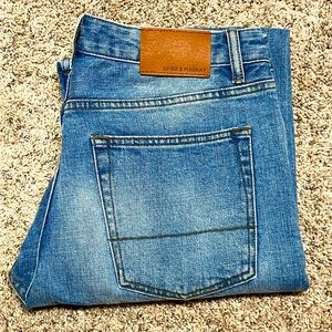 Men’s Light Wash Jeans, Size 33